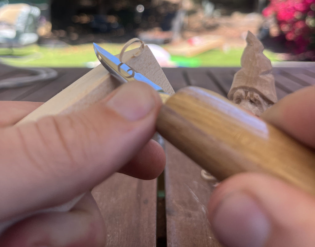 Whittling Knife Grip: Avoid These 5 Common Hand Position Mistakes